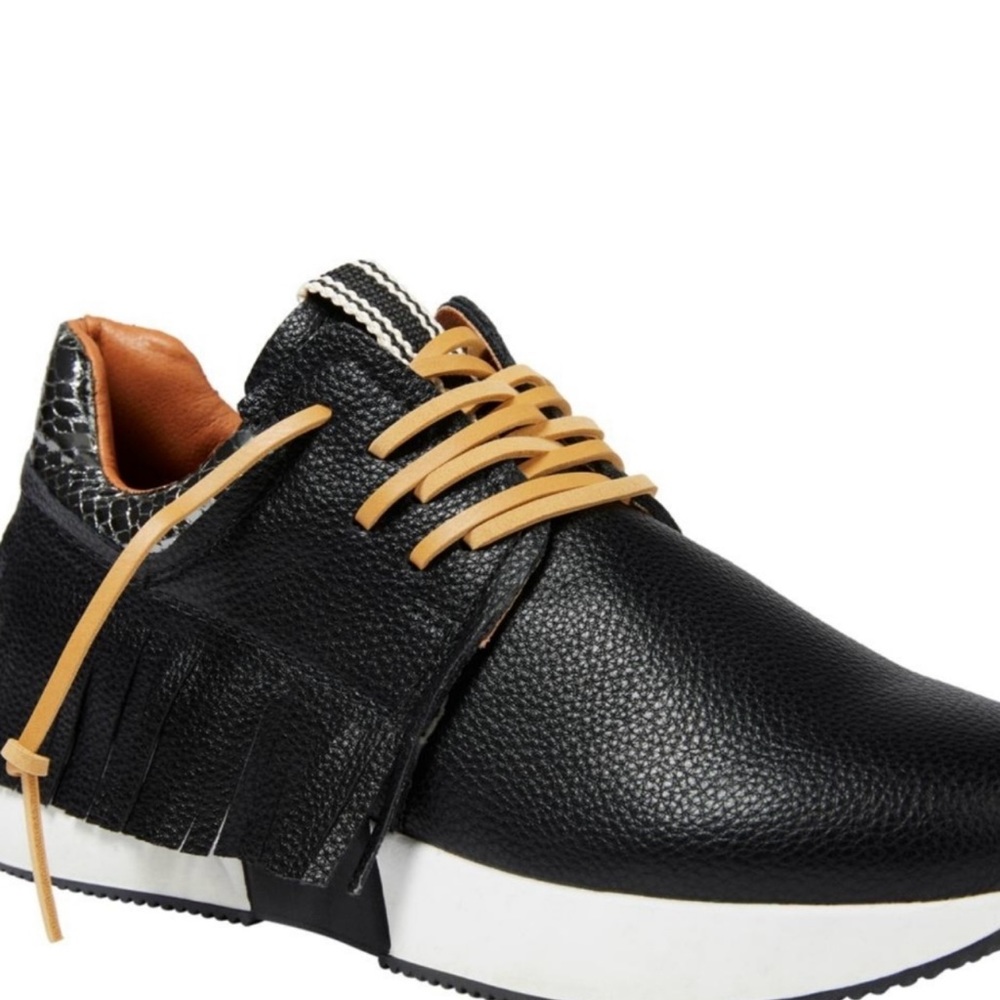 NWT ShuShop Pepa Sneakers Size 9